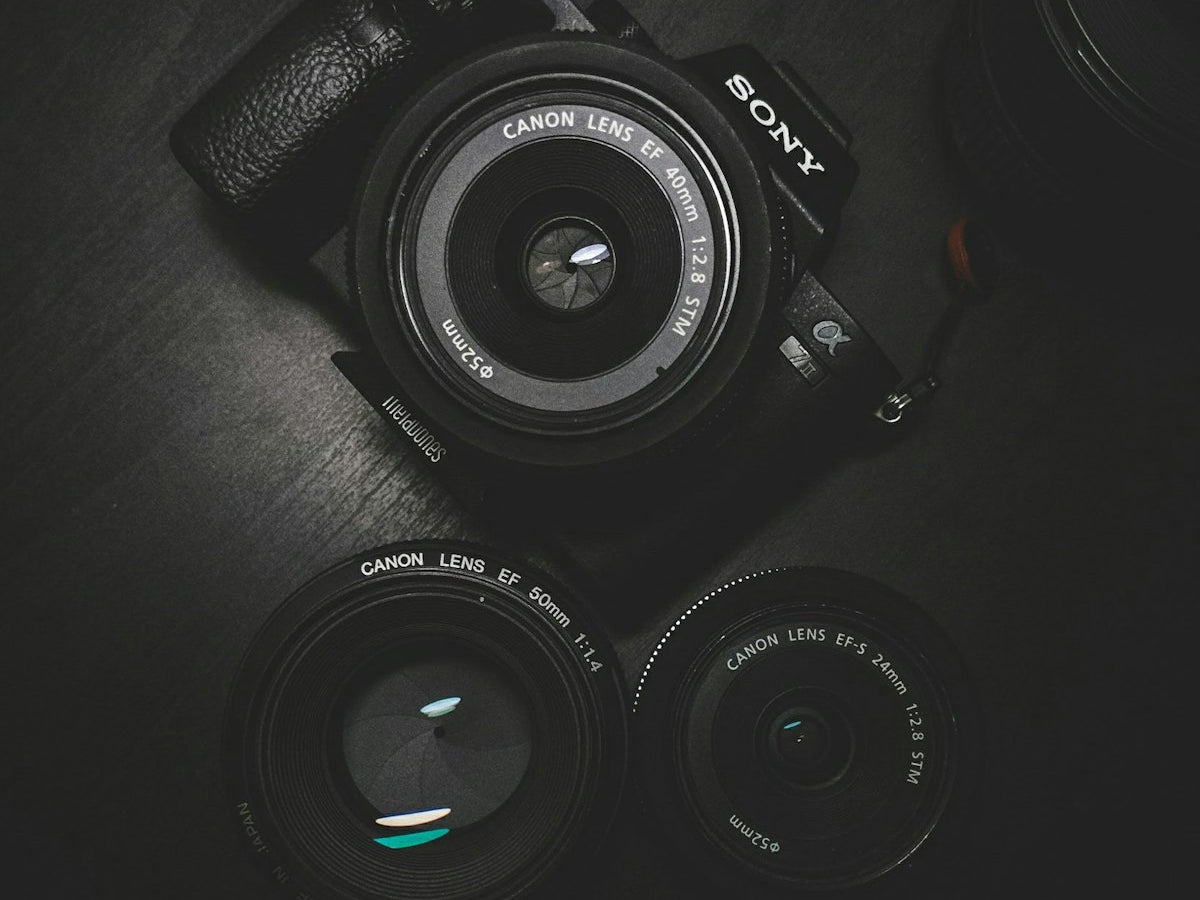 Professional camera equipment NEEWER teleprompter comparison setup